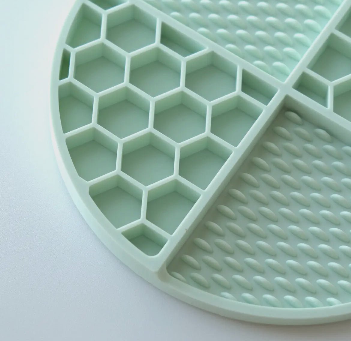 Joliepaw's Honeycomb Multisurface Lick Mat - Finley's Shop